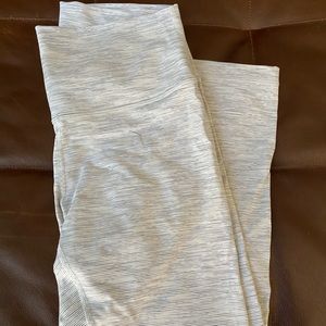 Wunder Under Crop (High-Rise) 
Luxtreme 21"